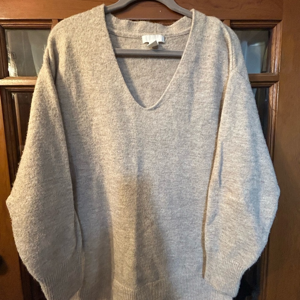 H&M Light Gray V-Neck Sweater for Men
